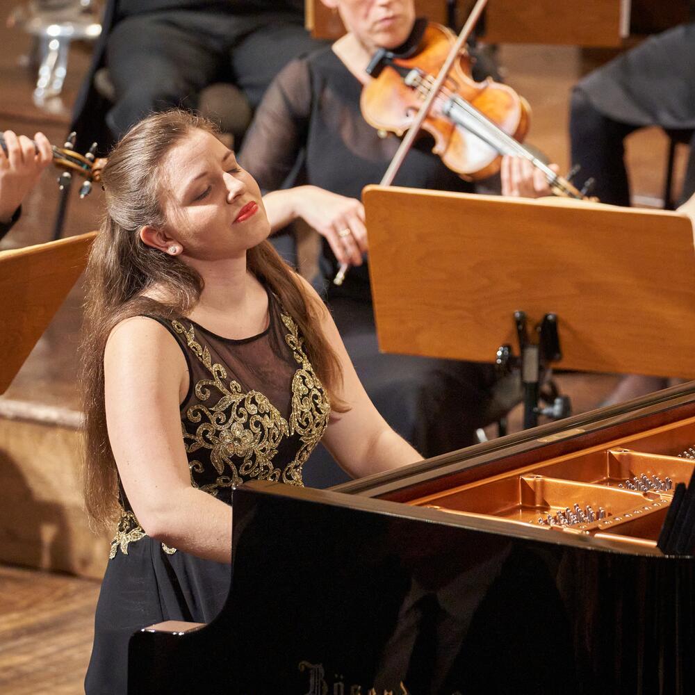 Elisabeth Waglechner am Klavier in der Stiftung Mozarteum | © Christian Schneider