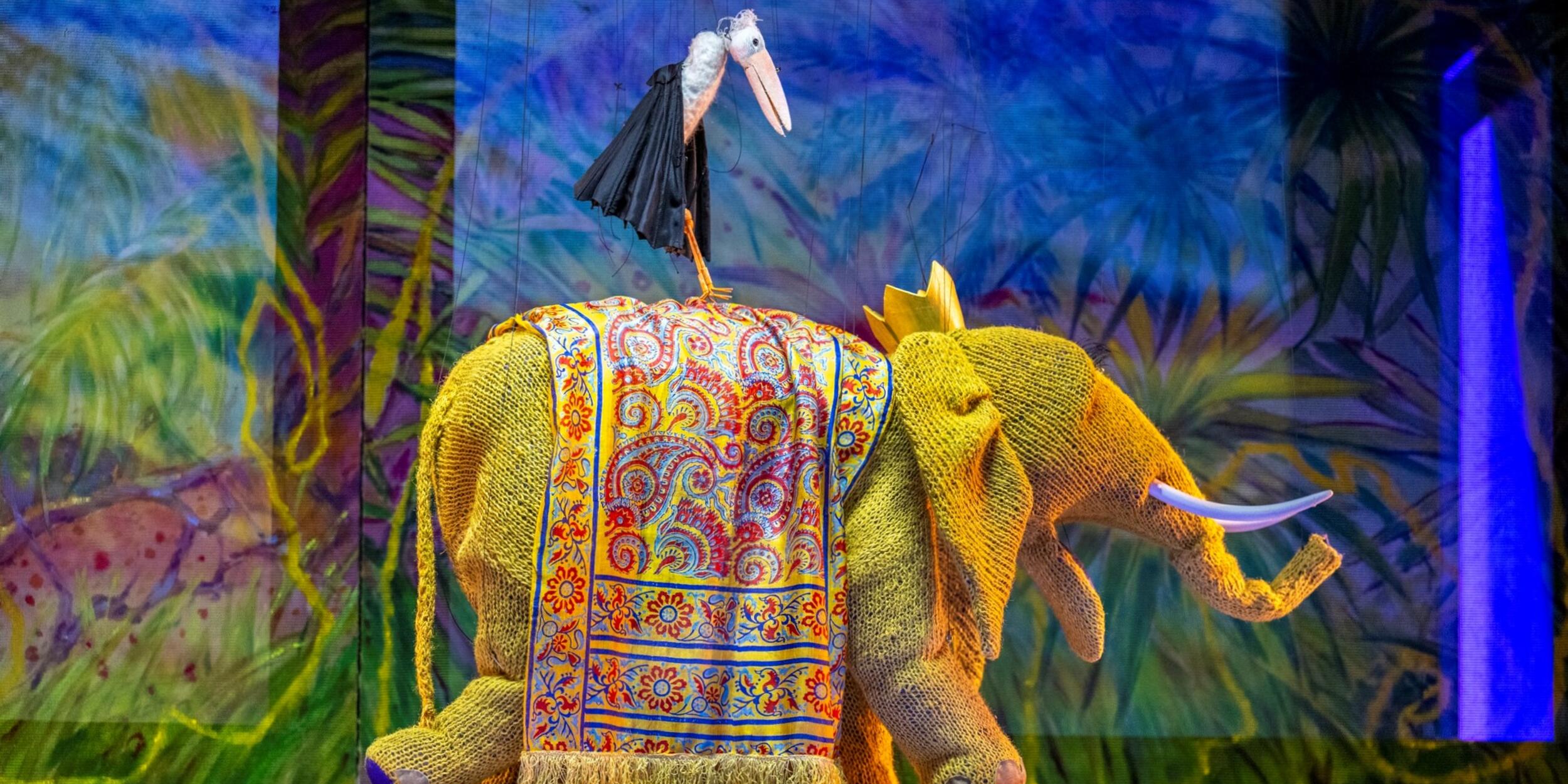 Elefant und Rabe | © Bernhard Müller